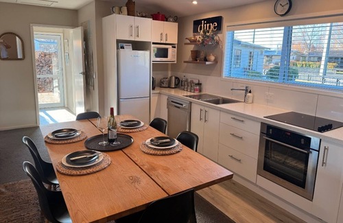 Twizel House | Southern Comfort in Twizel. Free WIFI, Fire, Walk to Town