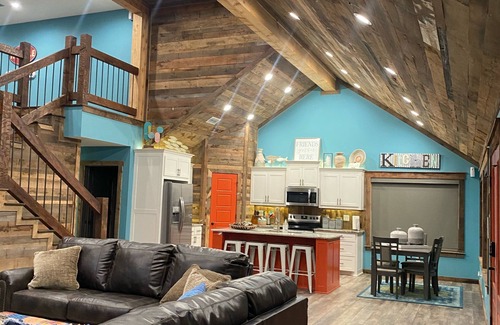 Glenwood Cabin | SOUTHERN COMFORT IS BOOKING FAST FOR SUMMER! The name speaks says it all!