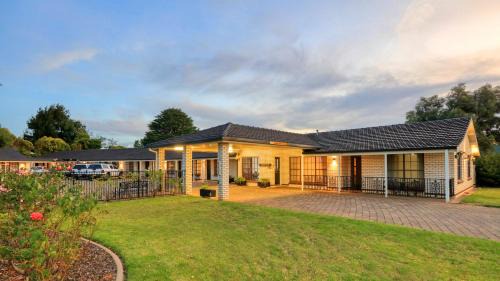 Cootamundra Hotel | Southern Comfort Motor Inn