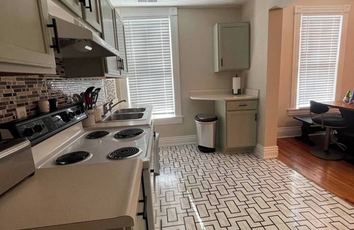 Wilder Park Apartment | Southern Parkway Retreat Near Downtown Louisville