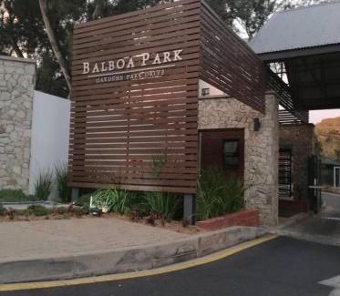 Greater Johannesburg Metropolitan Area House | Southside