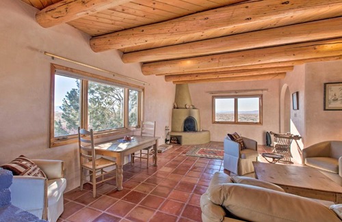El Prado House | Southwest Home with 360-Degree Mtn View, Ski Nearby!