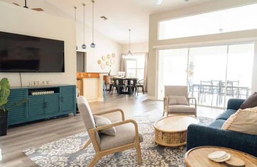 Crown Pointe House | Sovanita House Naples, FL