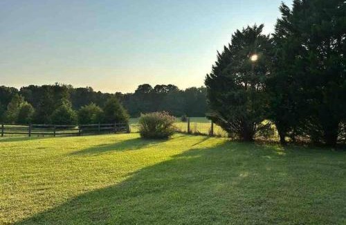 Kipling House | Sovereign Cottage - Farm Land/Hot Tub/Outdoor Area