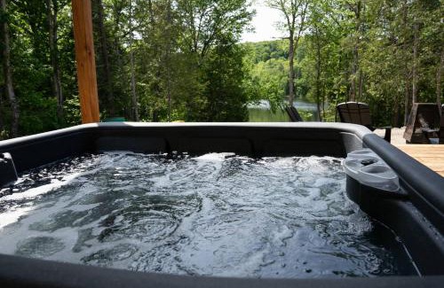 Chute-Saint-Philippe Ski Chalet | Spa and Lakefront - Oasis des chutes