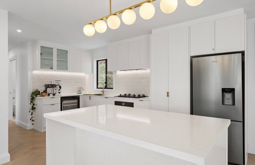 Belmont House | Spa Haus- Belmont, Private Spa, 2 King Bedrooms, Central, Pets Welcome