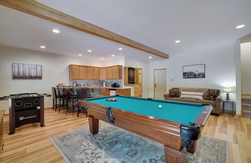 Albrightsville Ski Chalet | Spa-Like Rustic Retreat In Nature With Glass Barrel Sauna, Hot Tub & Pond!
