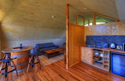 Adventure Bay Apartment | Spa Suite Bruny island