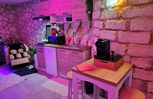 Aiguerelles Apartment | Spa Suite la caverne Romantic suite