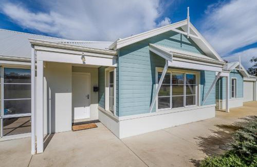 Lake Clifton House | Space for Days