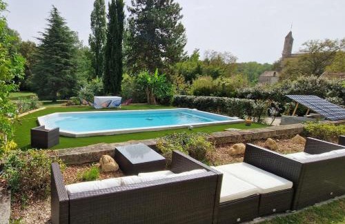 Bieujac House | Spacieuse maison avec piscine et parc de 6000 m2