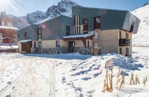 Val Claret Apartment | Spacieux 2 pièces cabine avec balcon, WiFi et cheminée à Tignes - FR-1-411-678