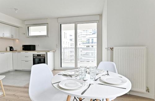 Colombes Apartment | Spacieux 3 chambres avec balcon - Colombes