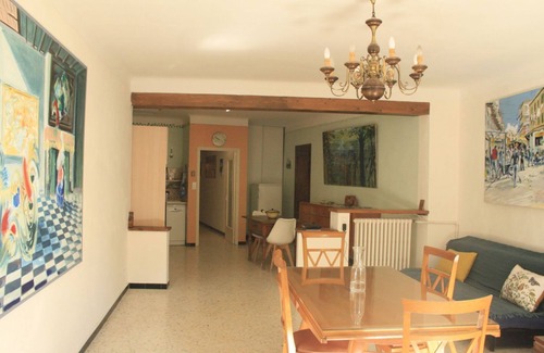 Buis-les-Baronnies Apartment | Spacieux Appartement Avec Jardinet Dans Maison D'artiste-peintre en Centre-ville