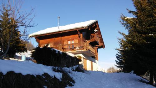 Les Chapelles Ski Chalet | Spacieux Chalet