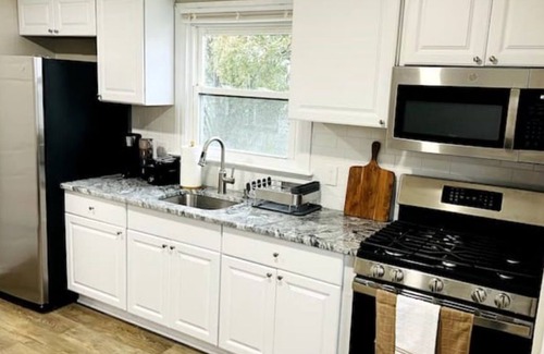North Brunswick House | Spacious Home l King bed l Near RU l Near Hospital