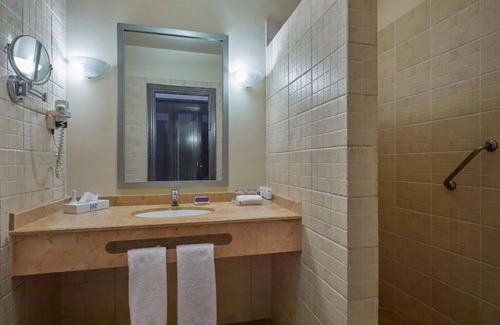 Dahab Hotel | Spacious Room with Balcony Overlooking Pristine Beach - with 2 Swimming Pool
