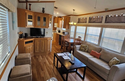 Kissimmee House | SPACIOUS 1 BEDROOM HOUSE IN DISNEY AREA 5 STAR RATED MILL CREEK RESORT 2772 B