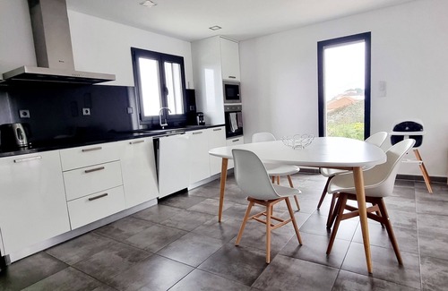 Bomfim House | Spacious 1-bedroom house with WiFi and AC in enchanting Viseu