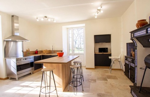Savignac-les-Eglises Cottage | Spacious 19th-century house with private pool, AC, park, and modern amenities in Dordogne countryside