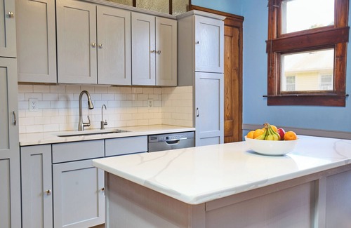 Fair Haven Heights House | Spacious 18th Century Victorian Mansion - Sleep 16+ Large Group