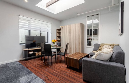 Downtown Montreal Apartment | Spacious 1BDR Mezzanine on Bishop Central MTL