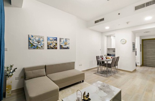 Jumeirah Village Circle Apartment | Spacious 1BR Dubai Stay – Close to Marina, Emirates Mall & Miracle Garden