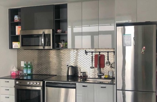 North York Condo | Spacious 2 bed-2 bath condo with everything you need