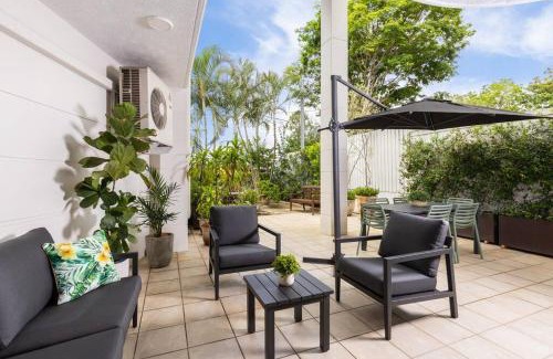 South Brisbane Apartment | Spacious 2 Bed/2 Bath Garden Apartment Aircon