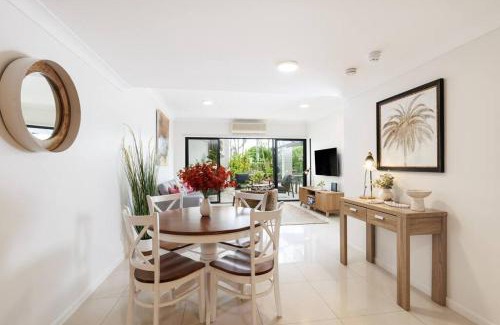 South Brisbane Apartment | Spacious 2 Bed/2 Bath Garden Apartment Aircon