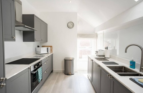 Hoylake Condo | Spacious 2 bed flat Near Royal Liverpool Golf Club