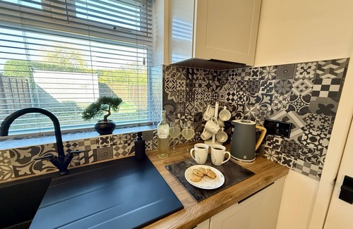 Wyken House | Spacious 2-bed House - Hosted by Hutch Lifestyle