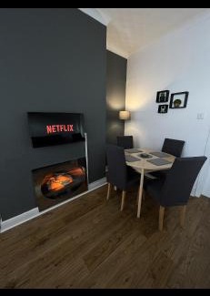 Warrington House | Spacious 2 Bed House in Warrington by Eason Stays Ideal for Weekend Getaways & Business Travellers!