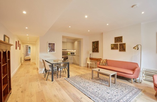 Primrose Hill Apartment | Spacious 2-Bed Views over Primrose Hill with own Private Patio