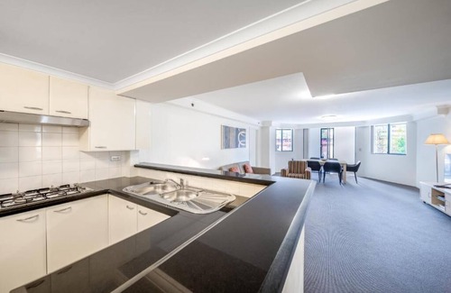 Chinatown Apartment | Spacious 2 Bedroom Apartment @ Castlereagh Street, Sydney CBD