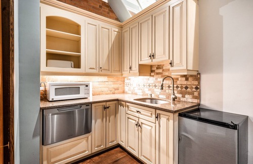 Downtown Montreal Apartment | Spacious 2 bedroom Downtown Montreal