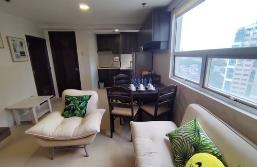 Valencia Condo | Spacious 2 Bedroom Loft Unit near the Mall