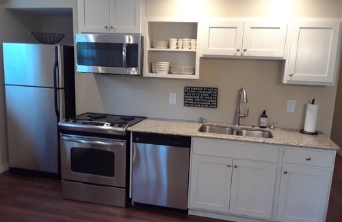 Sandy Springs Apartment | Spacious 2 Bedroom Private Apartment - Atlanta