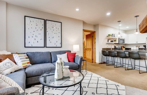 River Run Condo | Spacious 2 Bedroom River Run Condo Mountain View - Hot Tub and Pool