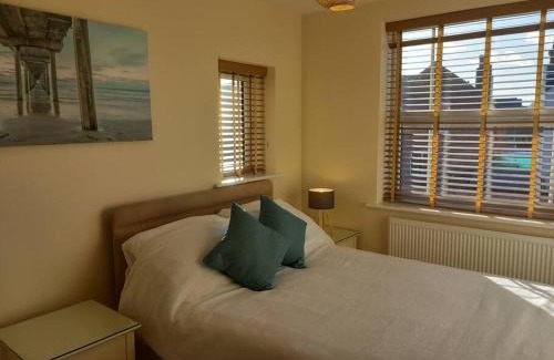 Beeston Apartment | Spacious 2 double bed apartment - Free Parking - Central Beeston location