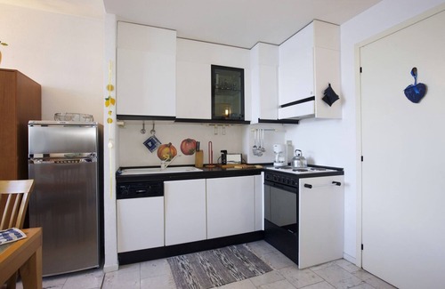 Ghiffa Apartment | Spacious 2-room apartment with dream lake view & private beach right on the lake