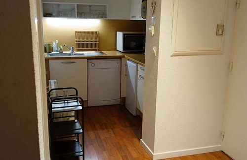 Vignec Apartment | Spacious 2-Room Cabin for 6 with Terrace, Pool Access & Nearby Shuttle