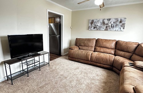 Norcross House | Spacious 2BR/2BA Retreat with Fast WiFi – Your Home Away from Home!