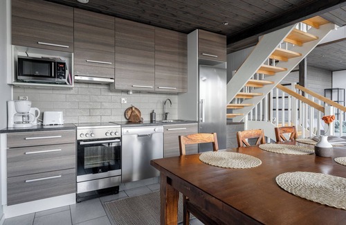 Muurame House | Spacious 2BR Cabin at Riihivuori Peak