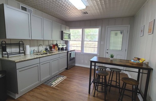 Temple Apartment | Spacious 2BR Duplex | Near Baylor Scott & White