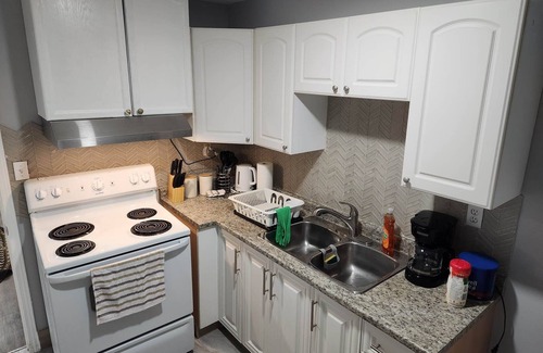 Windsor House | Spacious 2BR Private Suite & Entrance-Near Downtown & Bridge-Near Caesars & UOW