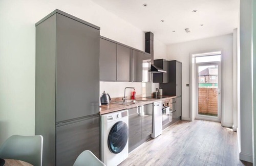 Crosby Apartment | Spacious 3 Bed Apartment in Waterloo, Liverpool
