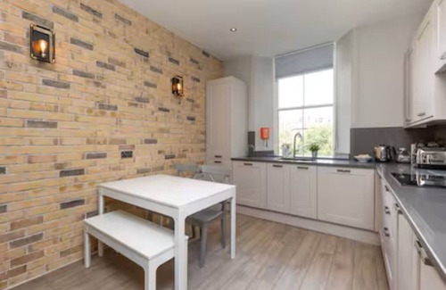 Marchmont Apartment | Spacious 3 bed home in Marchmont (Sleeps 6+2)