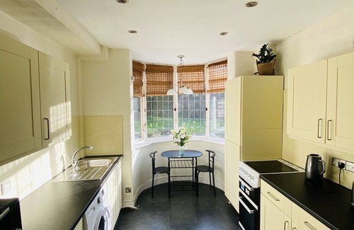 Prestwich House | Spacious 3 Bed Property with garden near Manchester City Centre