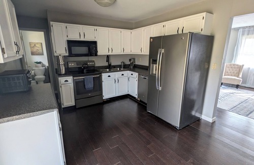Highland Heights House | Spacious 3 Bedroom, 5 minutes from Downtown Cincinnati